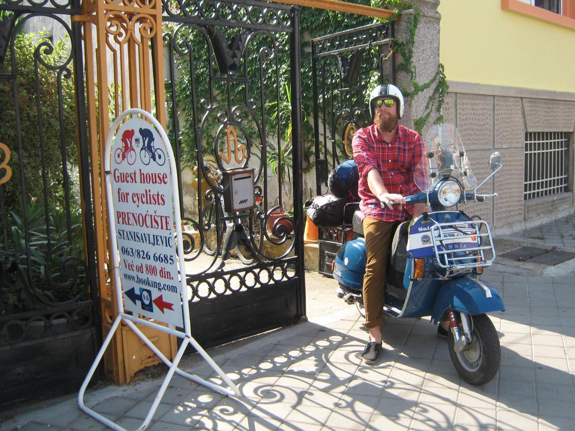 Hotel Base For Adventurers - Urban Guerrilla Negotin Esterno foto