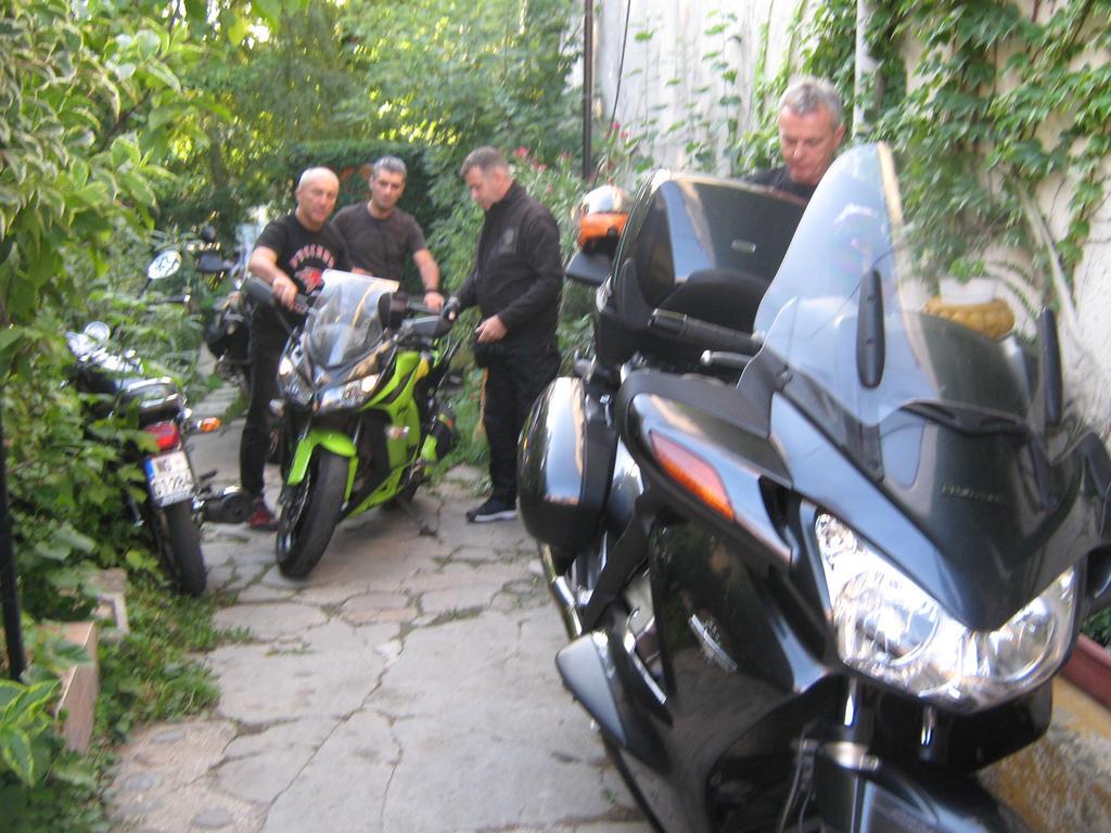 Hotel Base For Adventurers - Urban Guerrilla Negotin Esterno foto