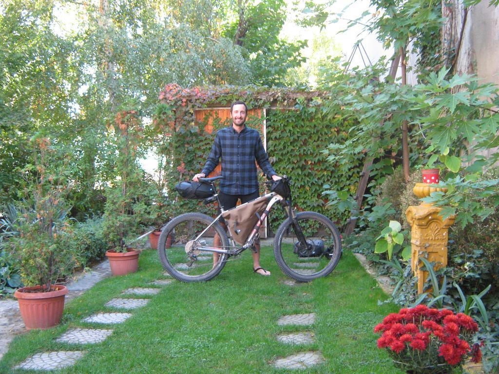 Hotel Base For Adventurers - Urban Guerrilla Negotin Esterno foto