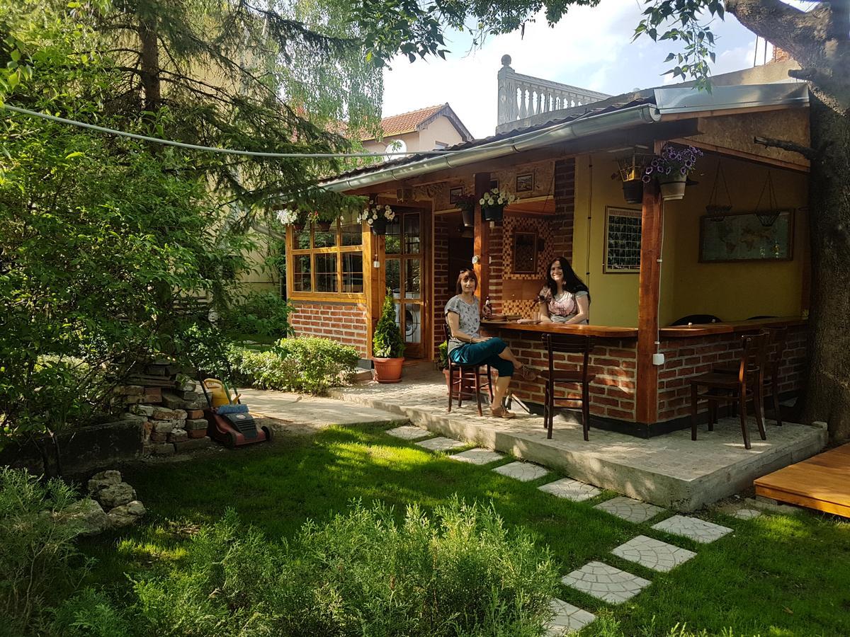Hotel Base For Adventurers - Urban Guerrilla Negotin Esterno foto