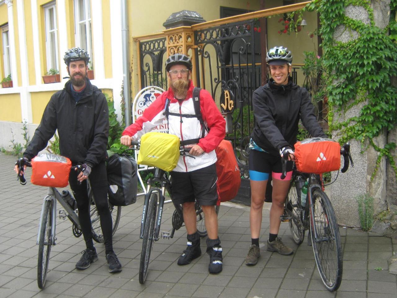 Hotel Base For Adventurers - Urban Guerrilla Negotin Esterno foto